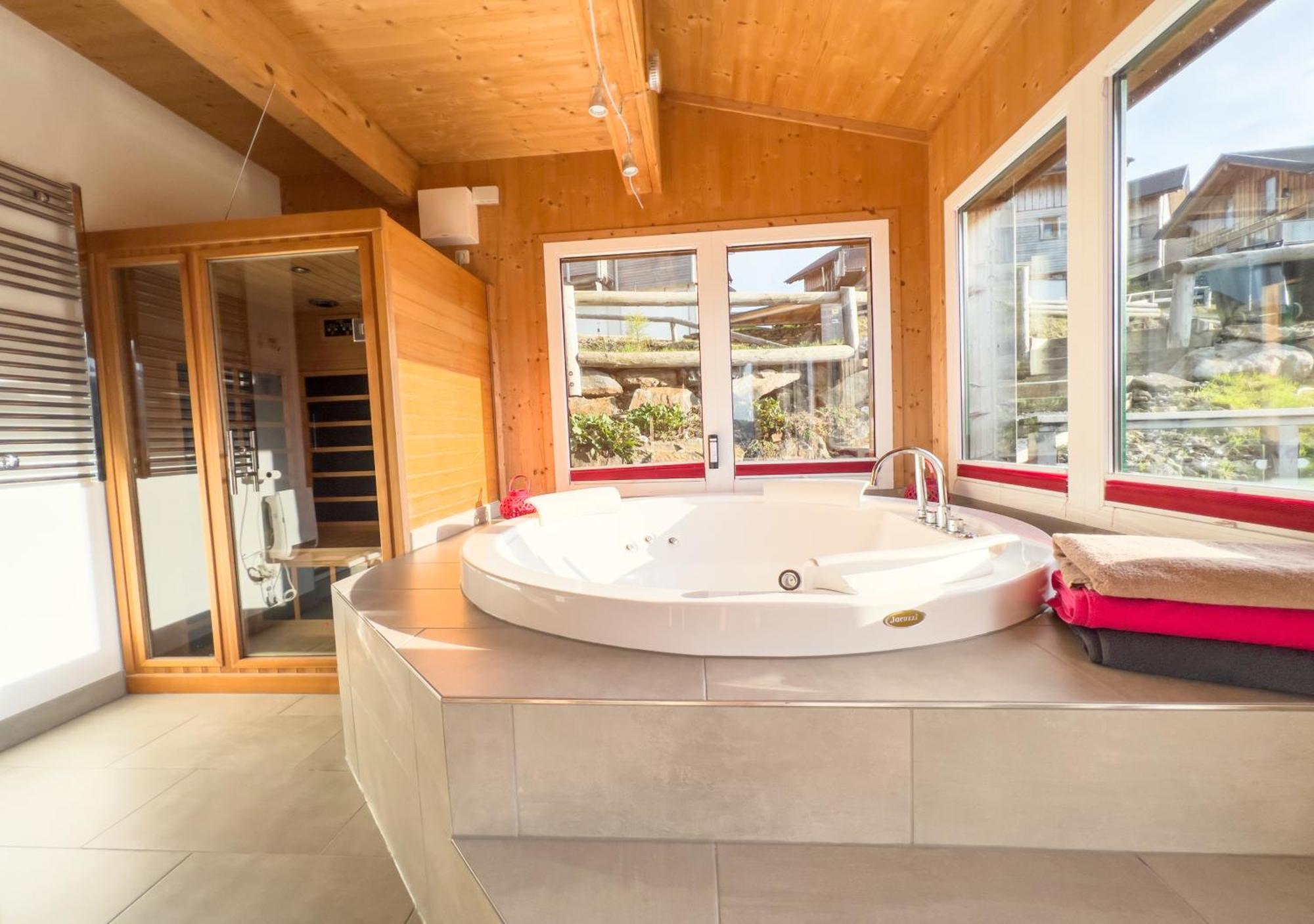 1A Chalet "Wolke" Wandern, Grillen, Wellness Im Traumhaus Wolfsberg Eksteriør billede